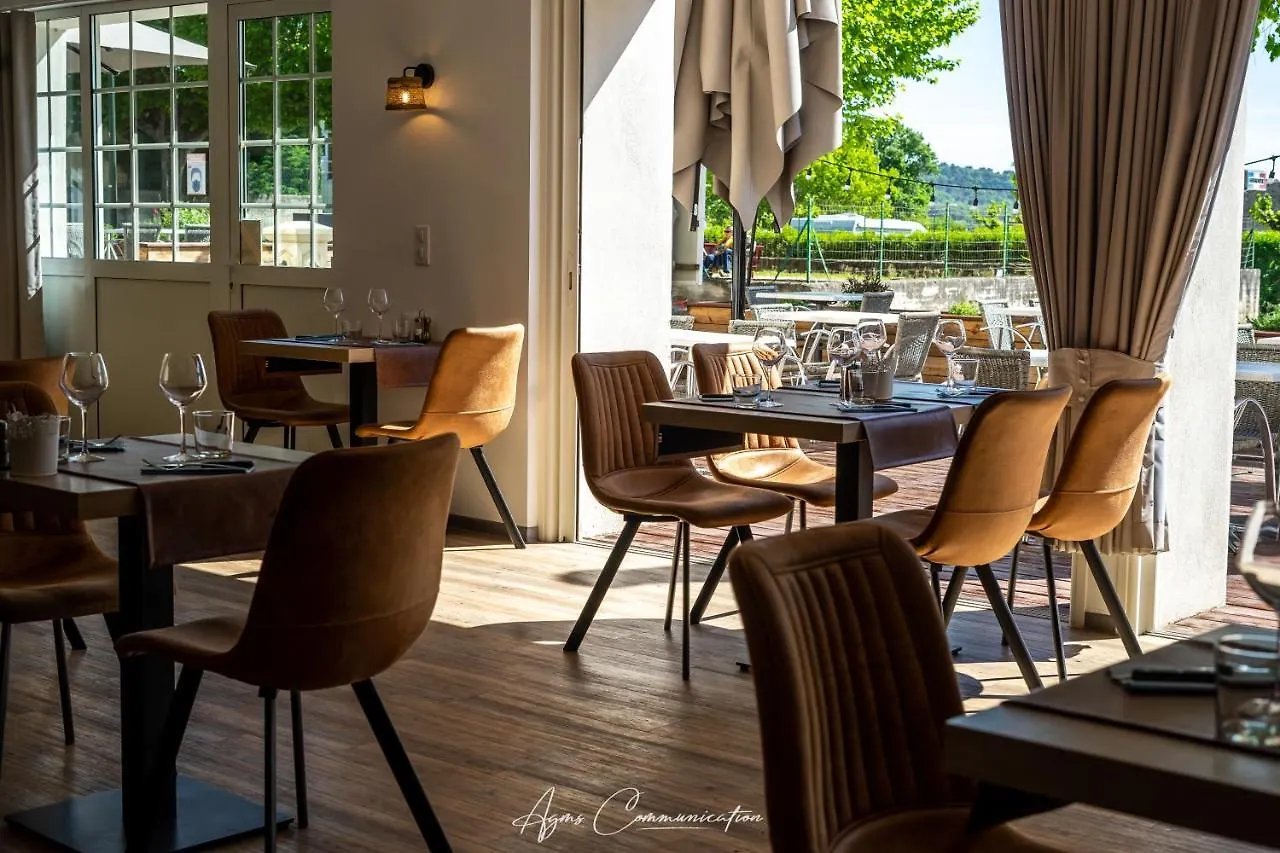 Hotel Logis du Champ De Mars à Puy-Saint-Martin