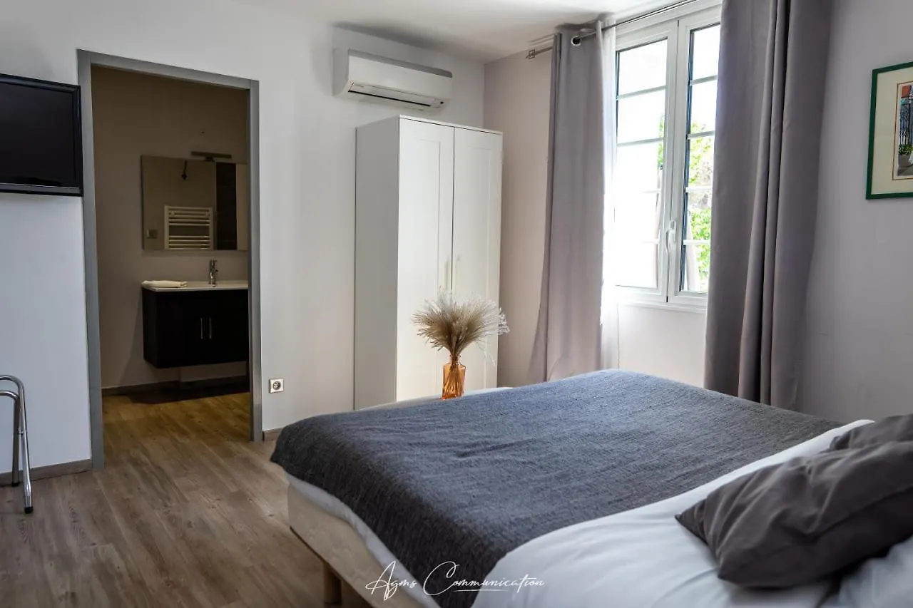 Hotel Logis du Champ De Mars à Puy-Saint-Martin