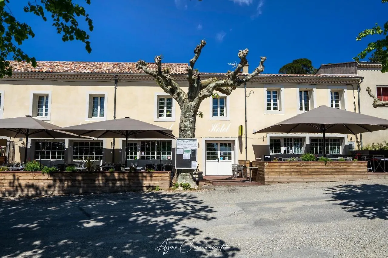 Hotel Logis du Champ De Mars à Puy-Saint-Martin