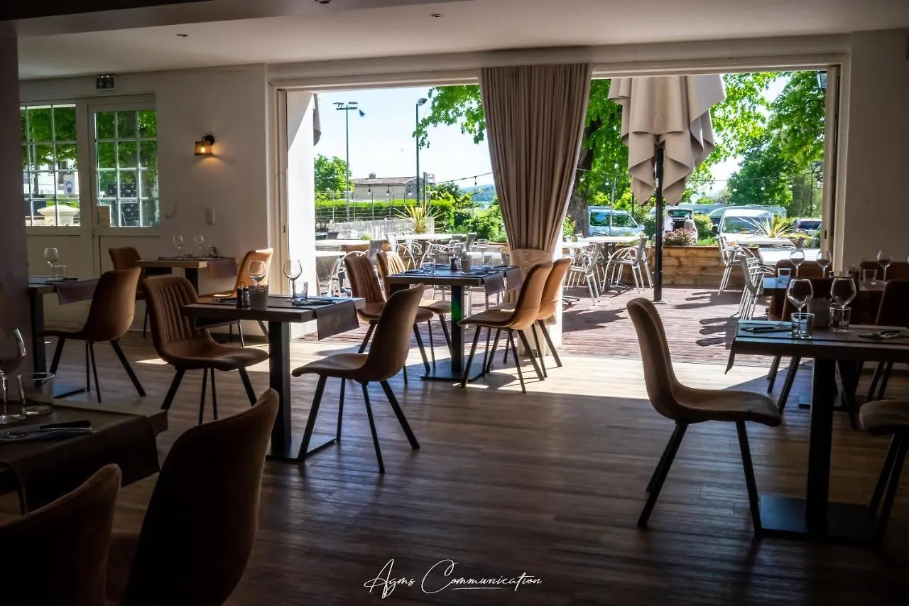 Hotel Logis du Champ De Mars à Puy-Saint-Martin 0*,  France