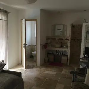 https://mas-de-peycavier.fr-provencehotel.com