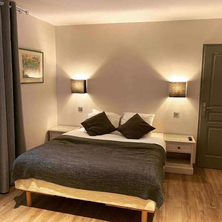 Logis Du Champ De Mars Hotel Puy-Saint-Martin 0*,