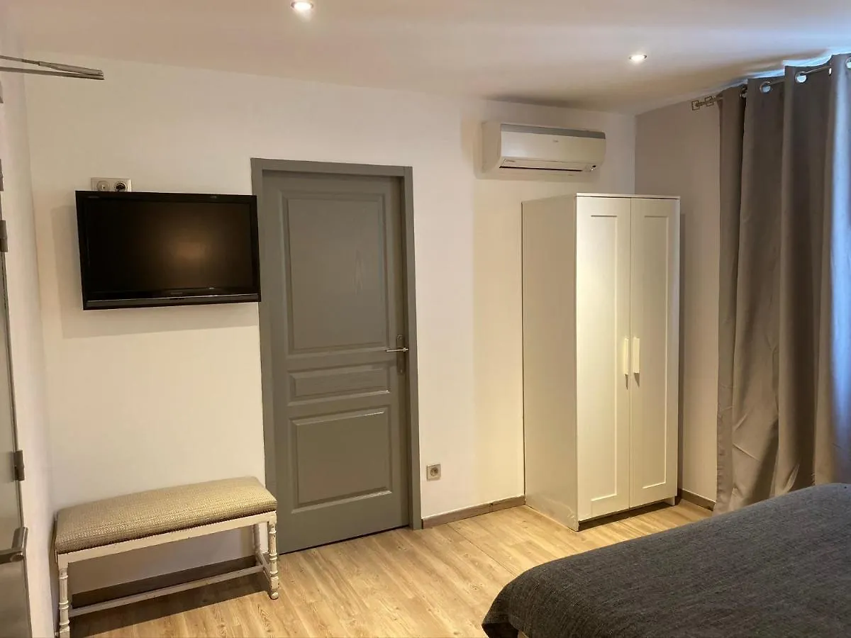 Logis Du Champ De Mars Hotel Puy-Saint-Martin 0*,