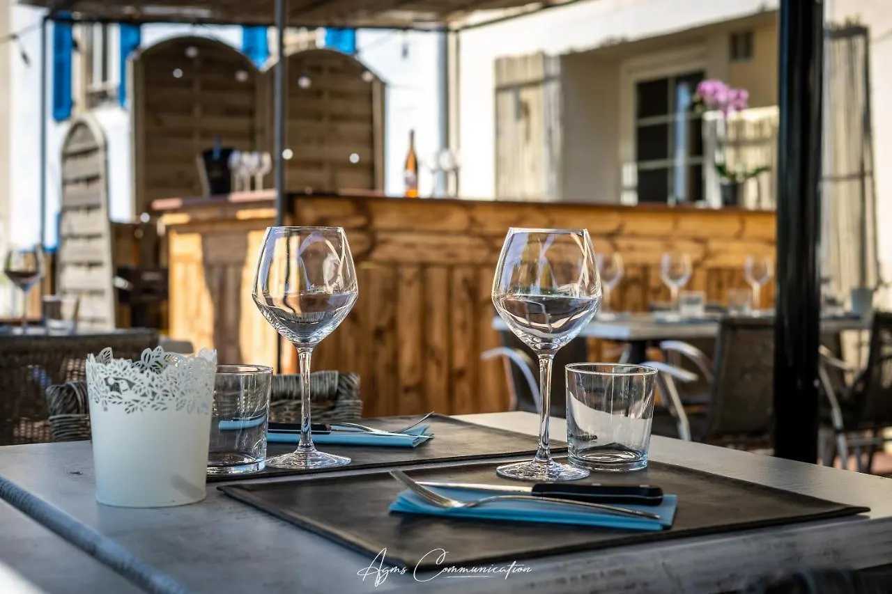 Logis Du Champ De Mars Hotel Puy-Saint-Martin