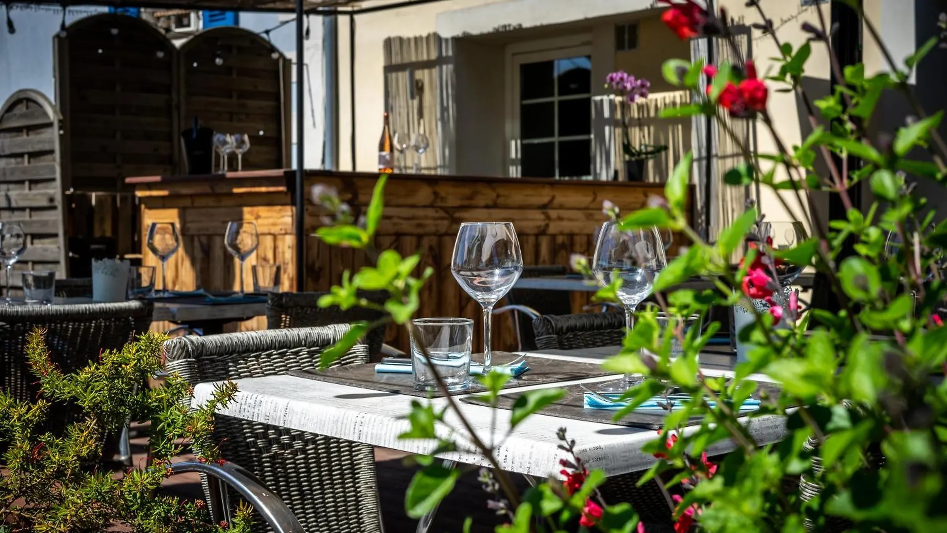 Logis Du Champ De Mars Hotel Puy-Saint-Martin 0*,  France